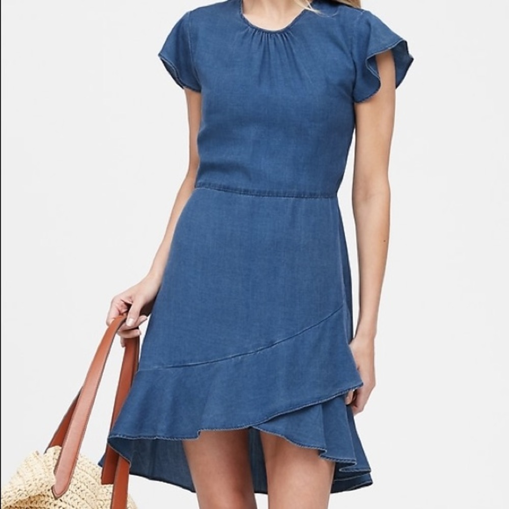 NWT Banana Republic chambray dress